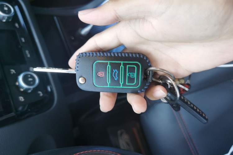 Used Yema T70 2016 1.8L Manual Elite Version
