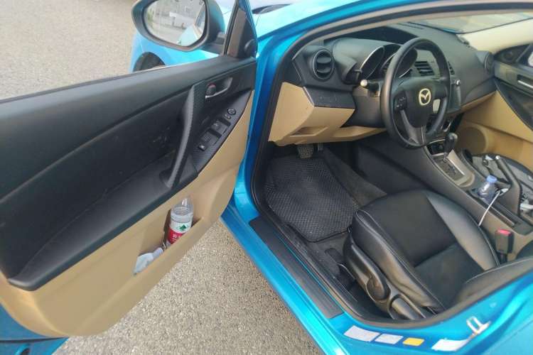 Used Mazda Mazda 3 2010 Hatchback 1.6 Automatic Luxury Model
