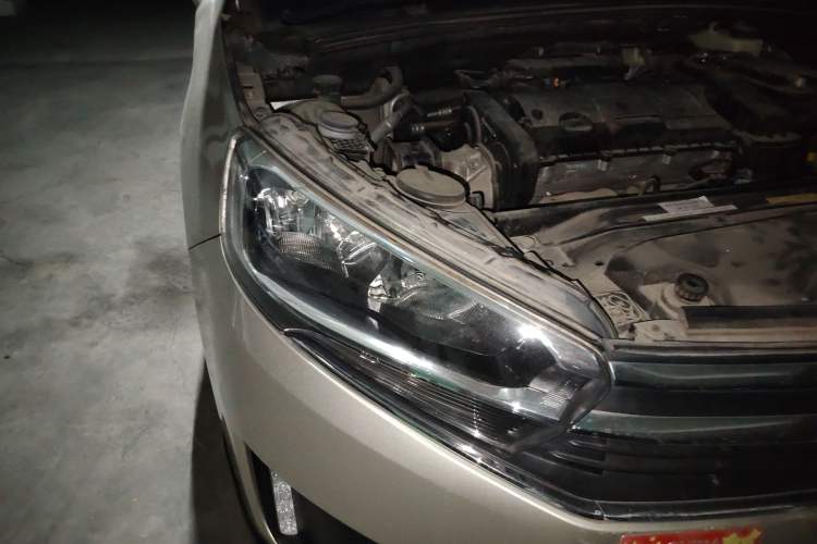 Used Citroen C4 Sega 2018 1.6L Automatic Luxury Model Right Front Headlight