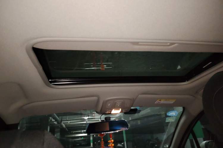 Used Citroen C4 Sega 2018 1.6L Automatic Luxury Model Headliner