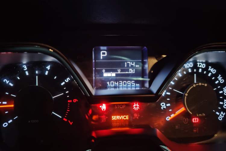 Used Citroen C4 Sega 2018 1.6L Automatic Luxury Model Odometer Close Up