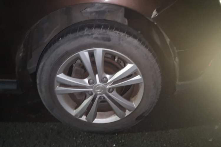 Used HYOSOW H3 2015 1.5L manual luxury version
