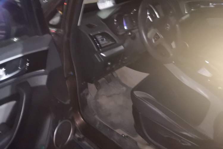 Used HYOSOW H3 2015 1.5L manual luxury version
