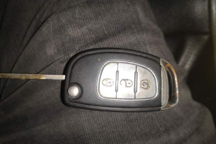 Used HYOSOW H3 2015 1.5L manual luxury version
