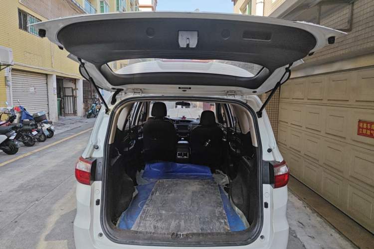 Used Changan Lingxuan 2017 1.6L Manual Elite Model
