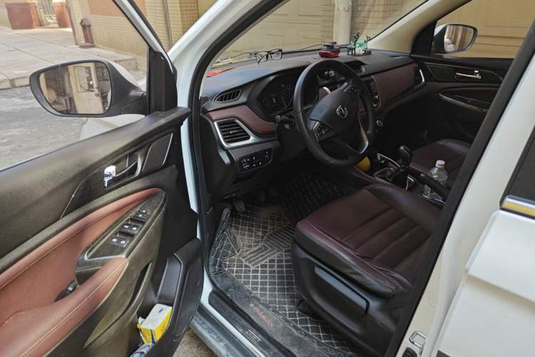 Used Changan Lingxuan 2017 1.6L Manual Elite Model
