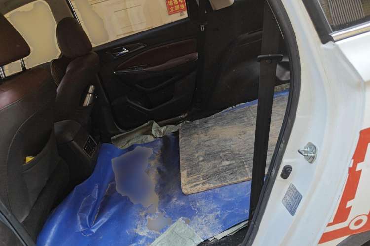 Used Changan Lingxuan 2017 1.6L Manual Elite Model
