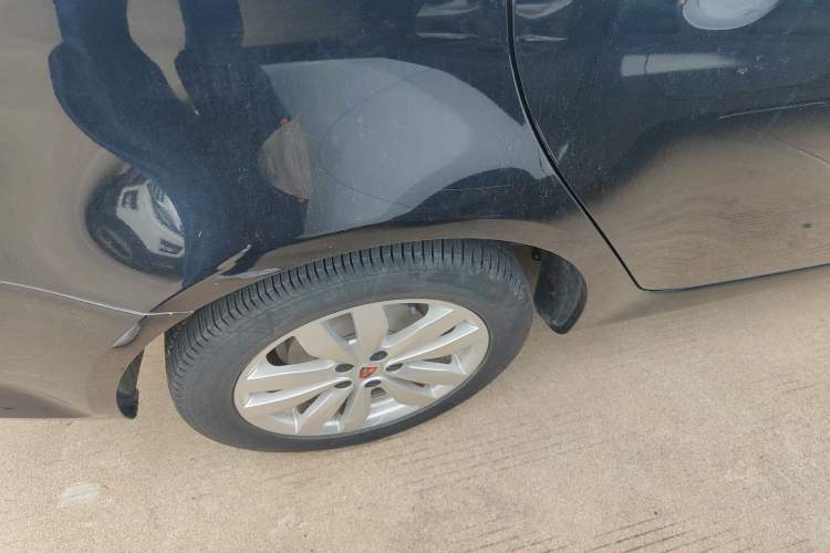 Used Roewe 350 2015 1.5L Manual Luxury Sunroof Edition