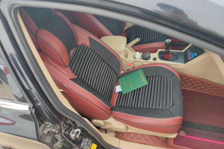 Used Roewe 350 2015 1.5L Manual Luxury Sunroof Edition