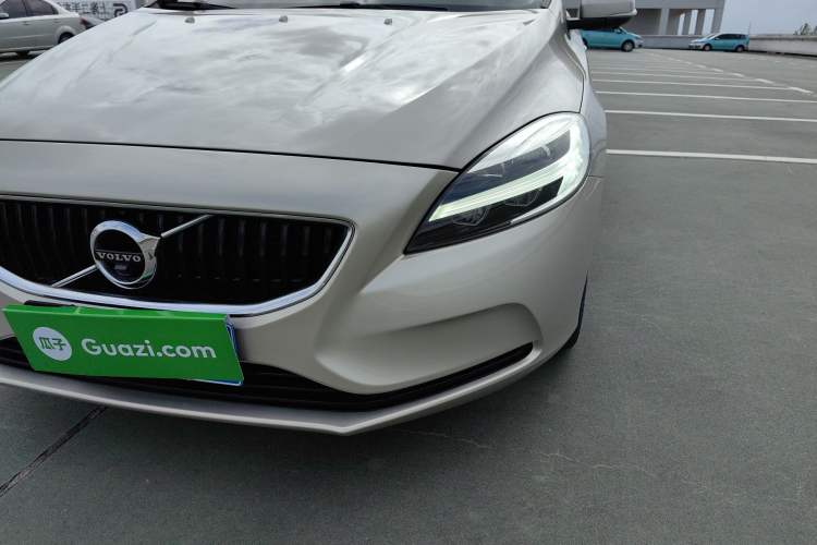 Used Volvo V40 2019 T3 Zhiyi Edition
