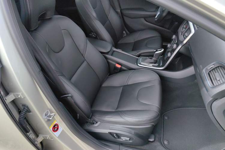 Used Volvo V40 2019 T3 Zhiyi Edition
