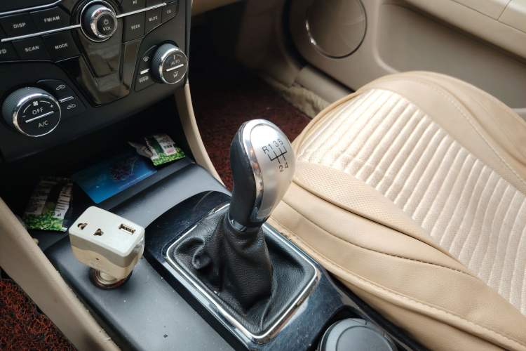 Used Bestune B50 2013 1.6L manual luxury version
