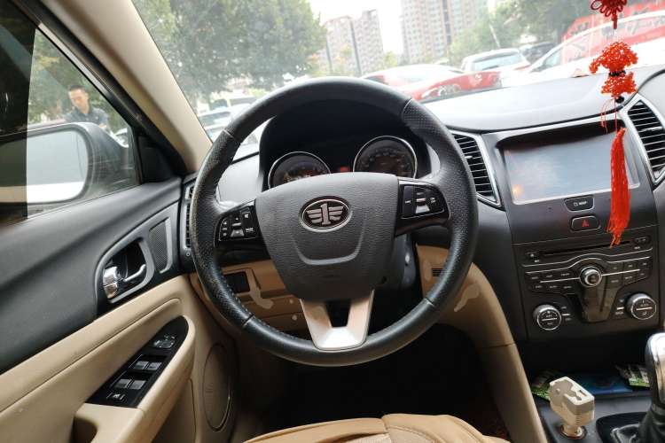 Used Bestune B50 2013 1.6L manual luxury version
