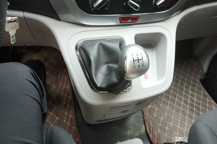 Used JAC M3 2023 PLUS 1.5T 5/7-seat Classic Edition Gear Lever