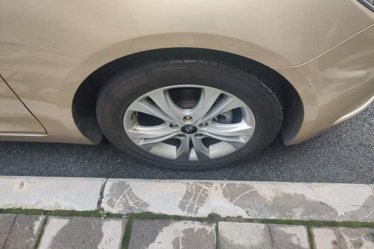 Used Hyundai Sonata 2011 2.0L Automatic Luxury Edition
