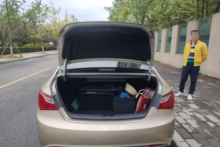 Used Hyundai Sonata 2011 2.0L Automatic Luxury Edition
