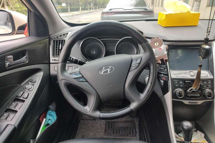 Used Hyundai Sonata 2011 2.0L Automatic Luxury Edition
