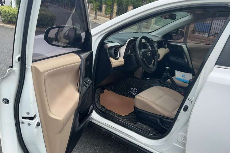 Used Toyota RAV4 2013 2.0L Manual Two-Wheel Drive Urban Edition
