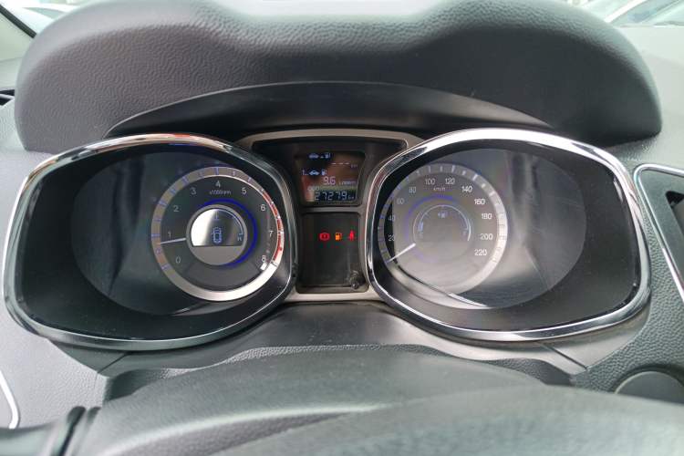 Used JAC Refine S5 2013 1.5T Manual Sunroof Version