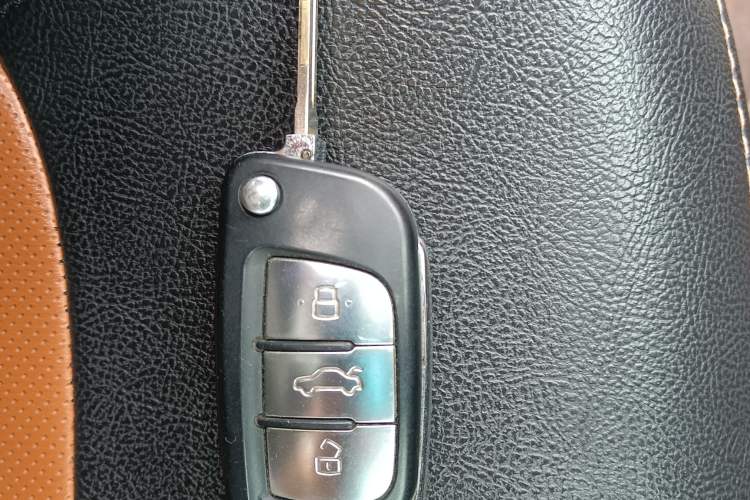 Used JAC Refine S5 2013 1.5T Manual Sunroof Version