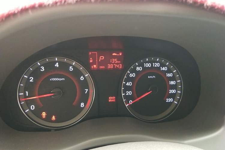 Used Hyundai Verna (older generation) 2010 Sedan 1.4L Automatic Fashionable GT Model Odometer Close Up