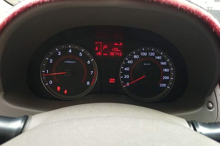 Used Hyundai Verna (older generation) 2010 Sedan 1.4L Automatic Fashionable GT Model Instrument Cluster