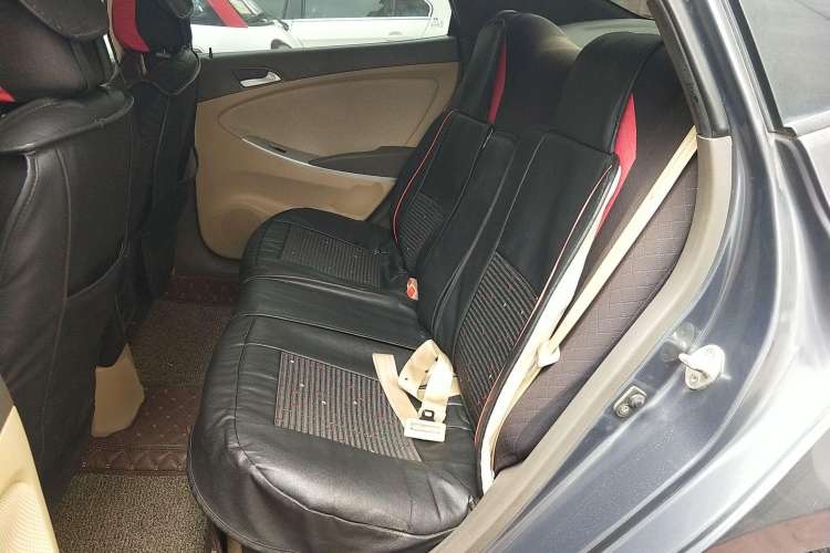 Used Hyundai Verna (older generation) 2010 Sedan 1.4L Automatic Fashionable GT Model Left Rear Seat