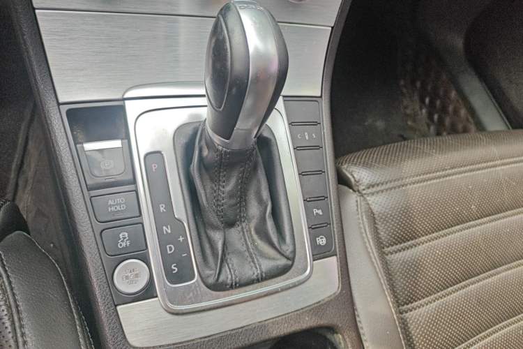 Used Volkswagen CC 2013 2.0 TSI Ultimate Model Gear Lever