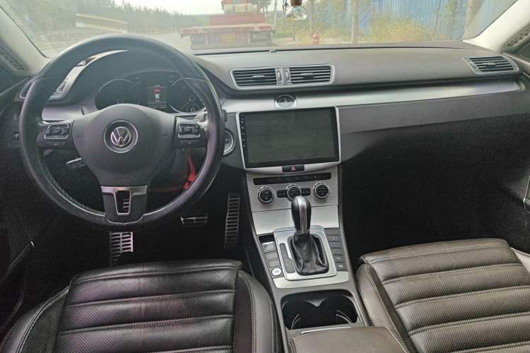 Used Volkswagen CC 2013 2.0 TSI Ultimate Model Center Console