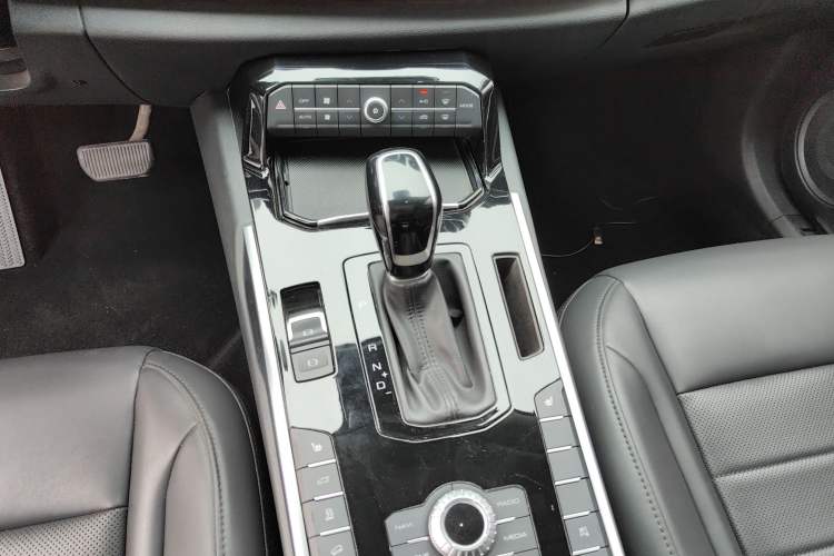 Used Wey VV7 2017 2.0T Ultra-Luxury Version
