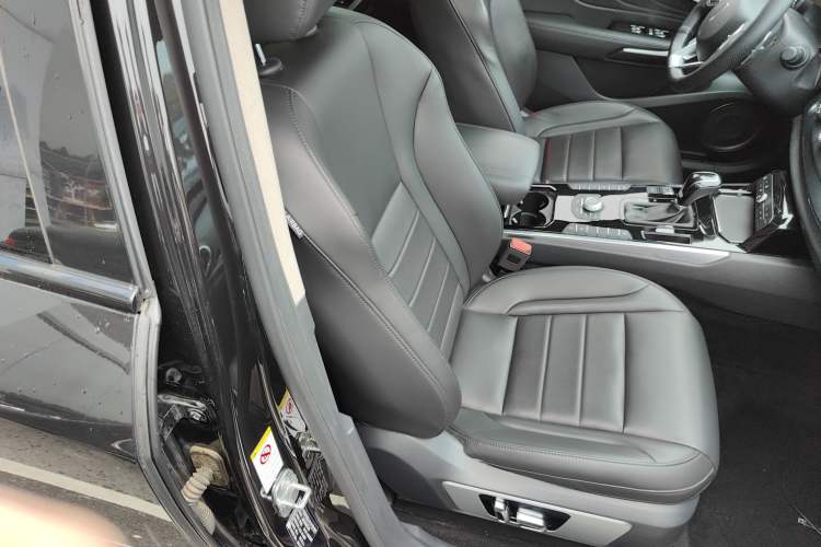 Used Wey VV7 2017 2.0T Ultra-Luxury Version
