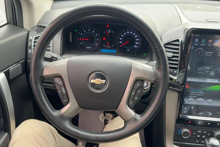 Used Chevrolet Captiva 2012 2.4L 4x4 Flagship Edition 7 Seats
