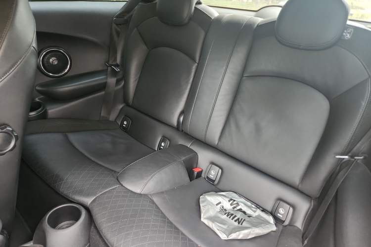 Used MINI MINI 2017 1.5T COOPER Limited Edition in Ice Blue