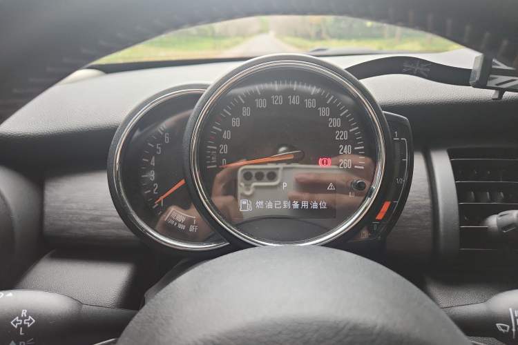 Used MINI MINI 2017 1.5T COOPER Limited Edition in Ice Blue