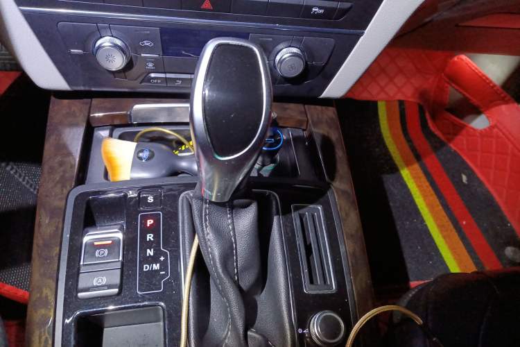 Used Zotye Z700 2016 1.8T DCT Luxury Model Gear Lever