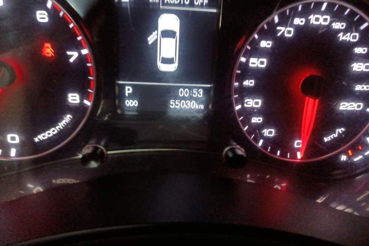 Used Zotye Z700 2016 1.8T DCT Luxury Model Odometer Close Up