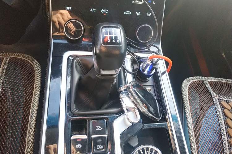 Used JETOUR X90 2021 1.5T Manual Shadow Fun Edition 7-Seater Gear Lever
