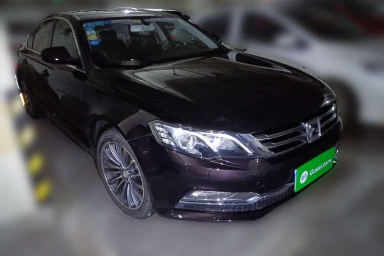 Used Zotye Z700 2016 1.8T DCT Luxury Model Front Right 45 Deg