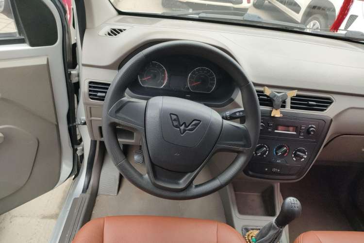 Used Wuling Zhiguang V 2017 1.2L Base Version LMH
