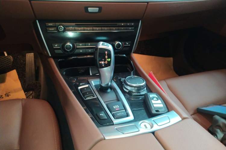 Used BMW 5 Series GT 2014 528i Leading Model
