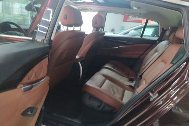 Used BMW 5 Series GT 2014 528i Leading Model
