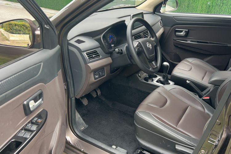 Used Dongfeng Fengon 330 2019 1.5L 330S Manual Comfort Version China VI Standard