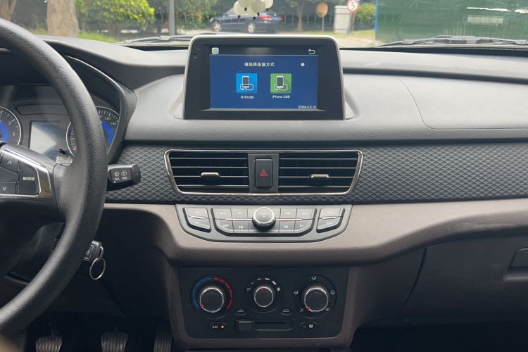 Used Dongfeng Fengon 330 2019 1.5L 330S Manual Comfort Version China VI Standard