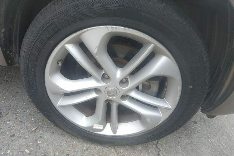 Used Renault Koleos 2013 2.5L Two-Wheel-Drive Luxury Edition
