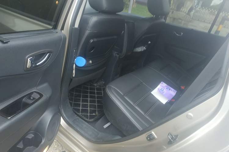 Used Renault Koleos 2013 2.5L Two-Wheel-Drive Luxury Edition
