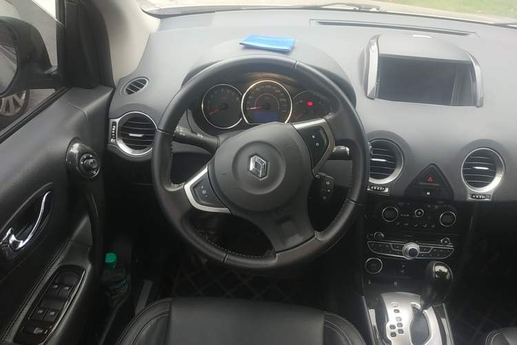 Used Renault Koleos 2013 2.5L Two-Wheel-Drive Luxury Edition
