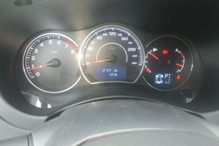 Used Renault Koleos 2013 2.5L Two-Wheel-Drive Luxury Edition
