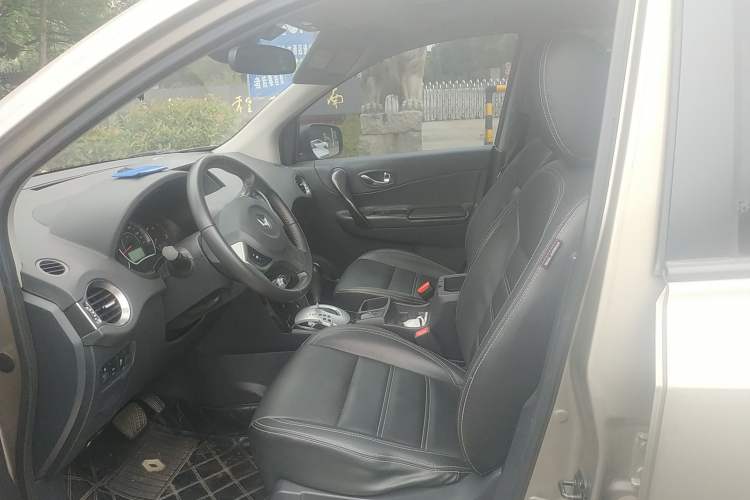 Used Renault Koleos 2013 2.5L Two-Wheel-Drive Luxury Edition
