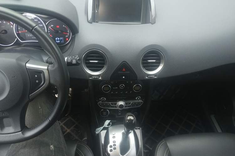 Used Renault Koleos 2013 2.5L Two-Wheel-Drive Luxury Edition
