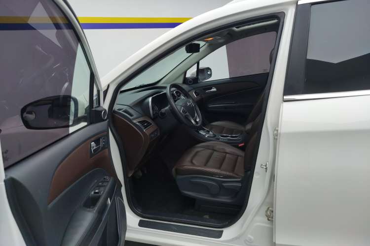 Used Haima V70 2016 1.5T Automatic - Comfort Plus Version 6 Seats